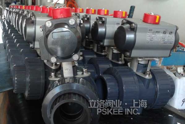 �����y�T