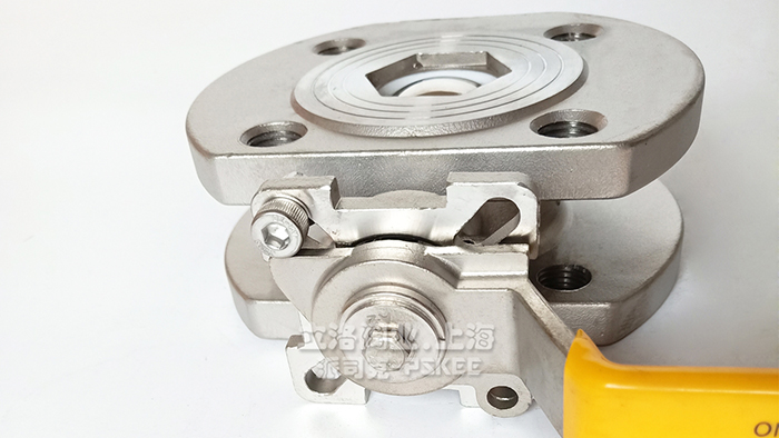 ���A���y����D